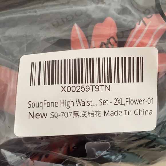 Hibiscus. 2 piece black base. Bathing suit. 2XL. - Picture 4 of 4